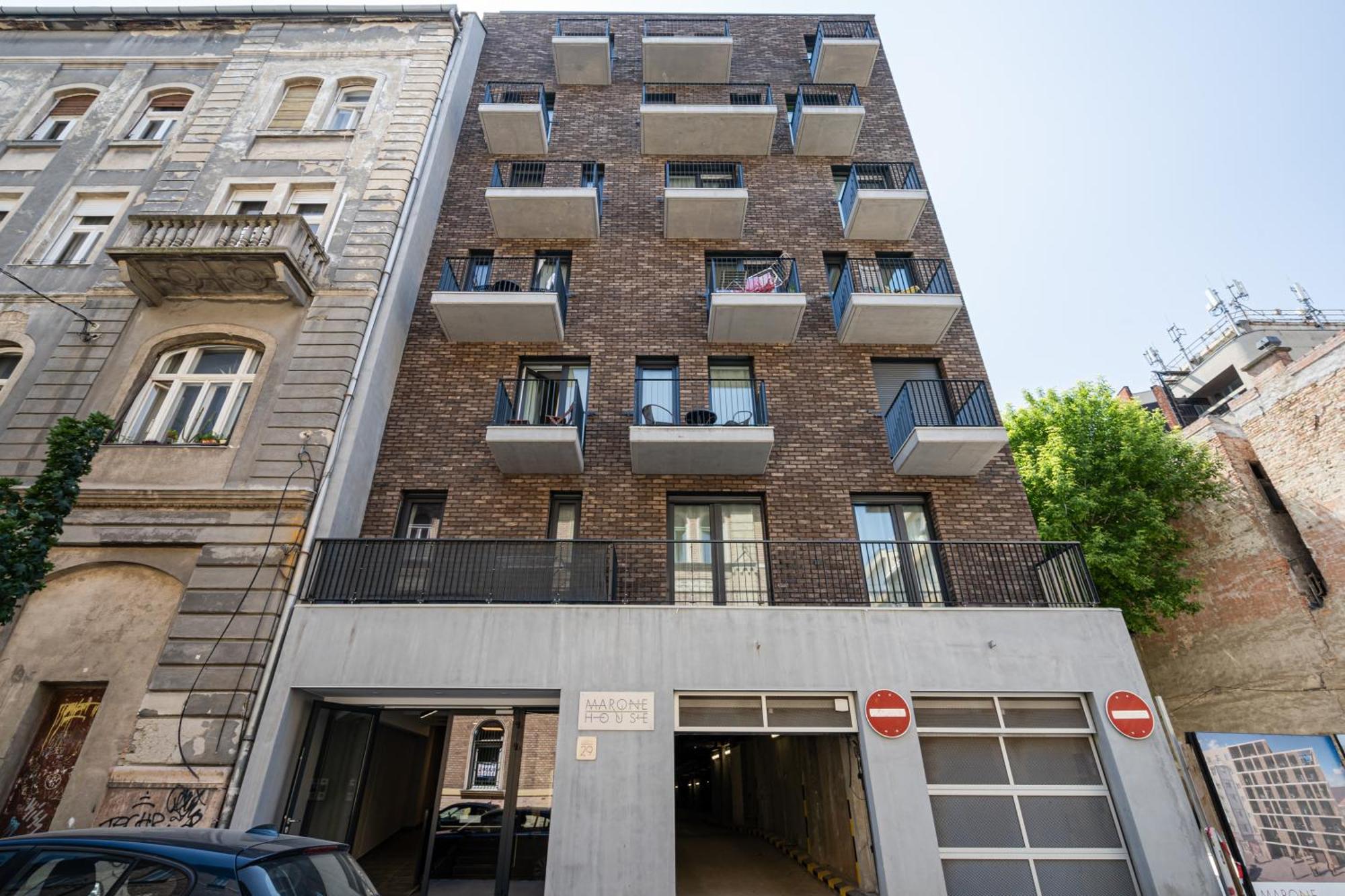 Peter Apartment With Terrace Budapest Esterno foto