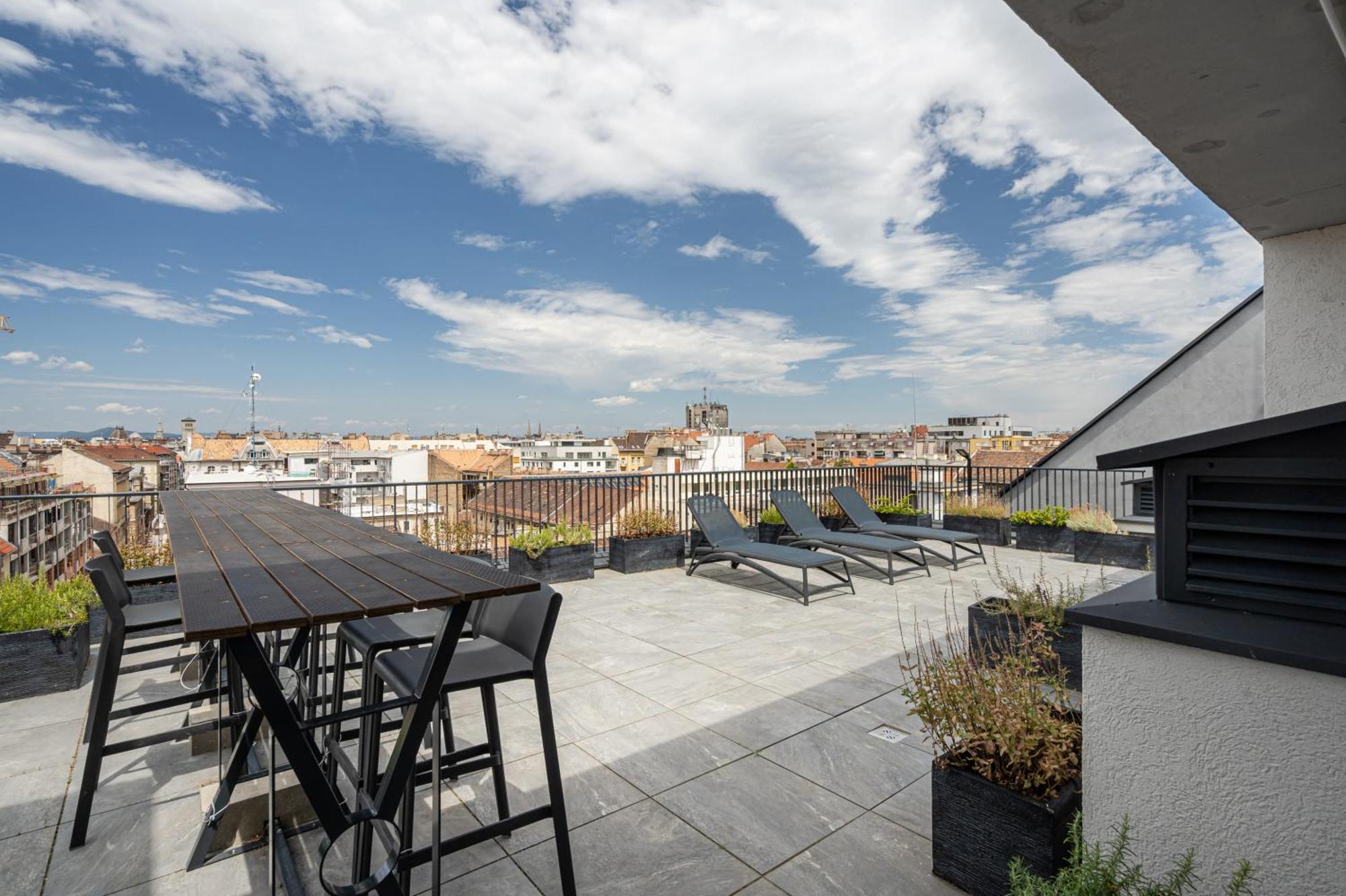 Peter Apartment With Terrace Budapest Esterno foto